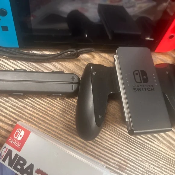 Nintendo Switch Bundle - Picture 4 of 9